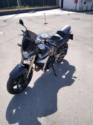 Suzuki GSR 750