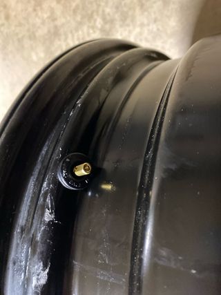 Llantas con tapacubos MG 16”