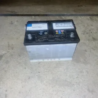 Batería Varta Mercedes 12V 74Ah 680A