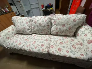 Sofá Ikea floral tela multicolor