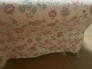 Sofá Ikea floral tela multicolor
