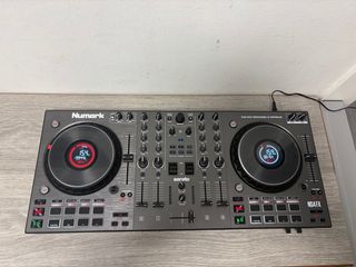 Numark NS4FX Controladora DJ 4 Canales
