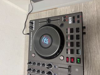 Numark NS4FX Controladora DJ 4 Canales