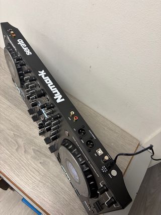 Numark NS4FX Controladora DJ 4 Canales