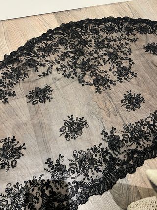 Mantilla Fallera Negra Cora