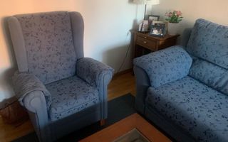 Sofá cama y butaca tela floral azul