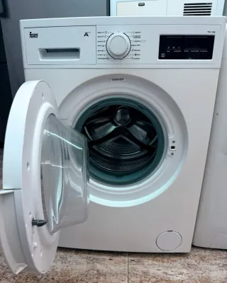 Lavadora de carga superior marca Teka.