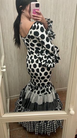 Traje de flamenca lunares