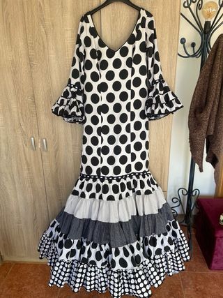 Traje de flamenca lunares