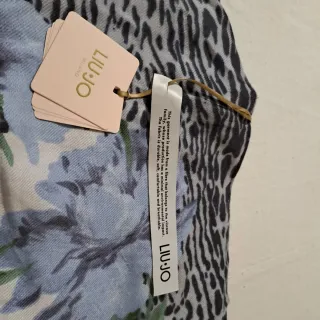 Stola Liu Jo donna fantasia floreale e animalier