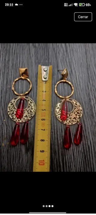 Pendientes flamenca dorados con detalle rojo