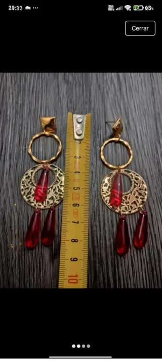 Pendientes flamenca dorados con detalle rojo