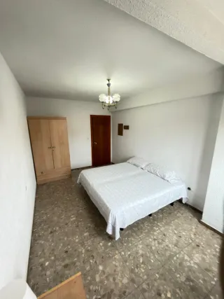 Se alquila habitación a pareja