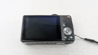 Cámara Samsung WB600 Negra