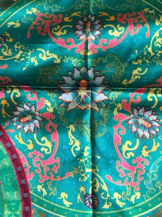 Pañuelo de seda multicolor nuevo