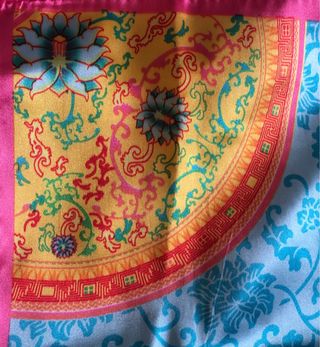 Pañuelo de seda multicolor nuevo