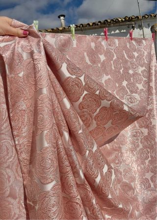 Tela adamascada rosa y plata hilo de seda
