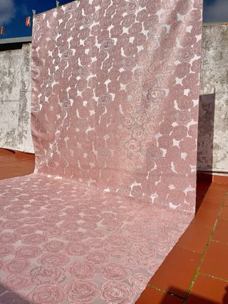 Tela adamascada rosa y plata hilo de seda