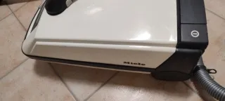 Aspirapolvere Miele DF LUXE S 227