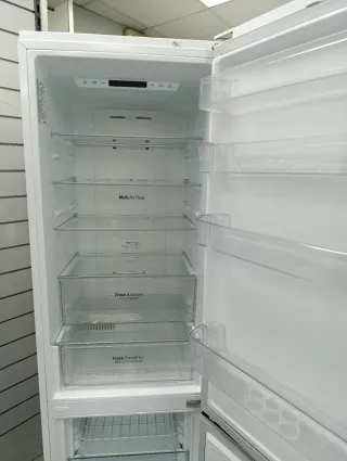 Nevera LG 2m x 60cm , energética A+++