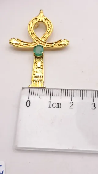 Cruz 18k Oro con Esmeralda