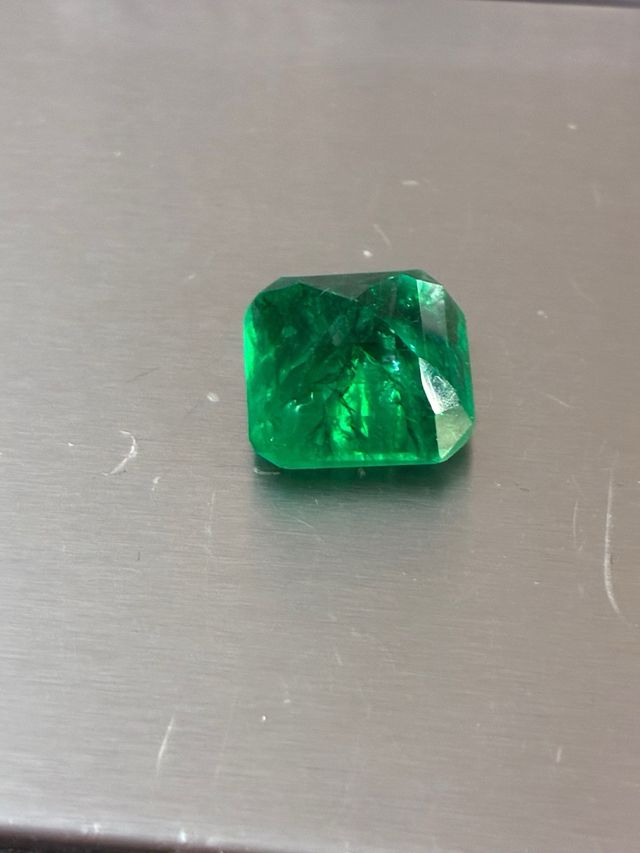 Esmeralda Muzo 10.25 Ct Certificada