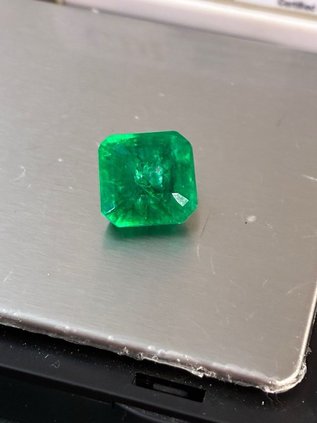 Esmeralda Muzo 10.25 Ct Certificada