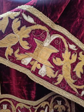 Dalmatica Bordada Antigua Terciopelo