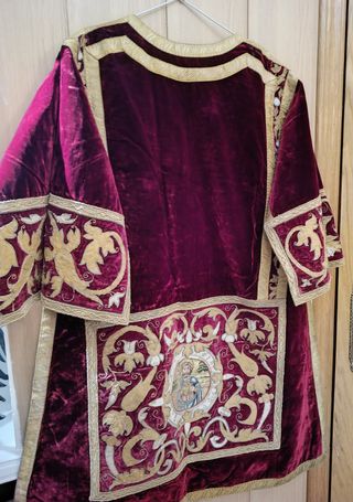 Dalmatica Bordada Antigua Terciopelo