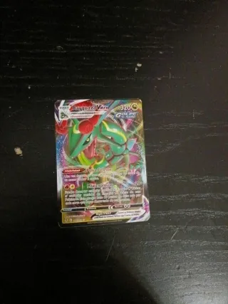 Carta Pokémon Rayquaza VMAX 320 HP