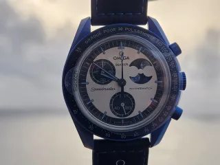 Swatch Omega Speedmaster superblue moonphase