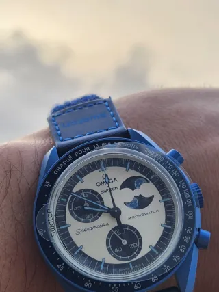 Swatch Omega Speedmaster superblue moonphase