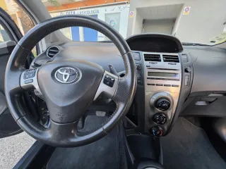 Toyota Yaris 2009