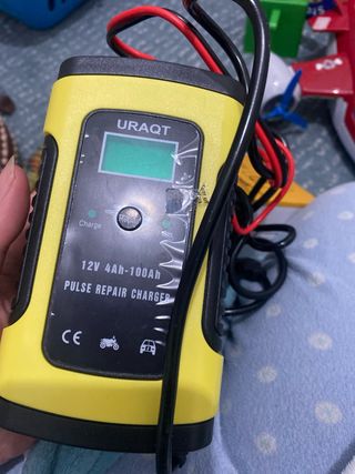 Cargador de Batería URAQT 12V 6A