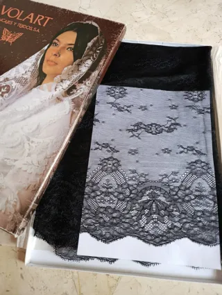Mantilla Volart Negra Encaje