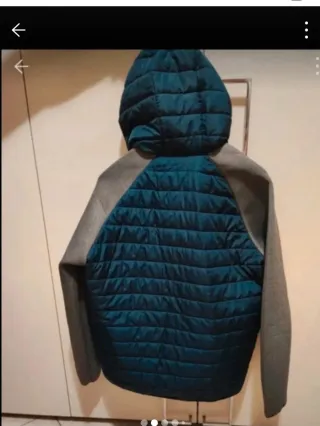 Piumino leggero grigio e blu