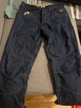 Pantalón tejano moto con protecciones