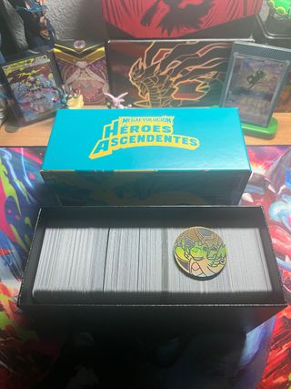 Bulk cartas Pokémon + ETB Mega Dragonite + moneda