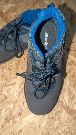 Zapatos de seguridad negros y grises