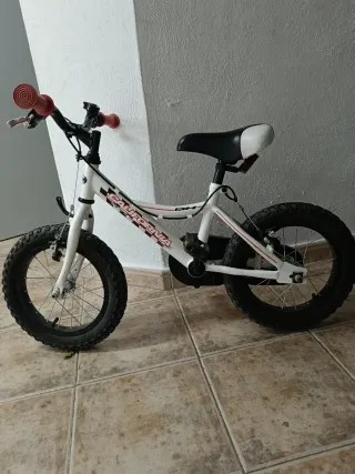 Bicicleta infantil BH California con ruedines