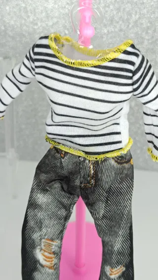 Conjunto Ropa Barbie: Camiseta Rayas y Jeans