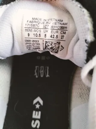 Converse One Star negras ante