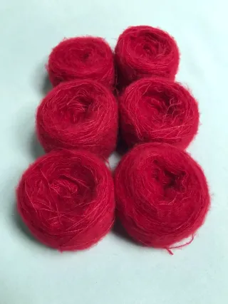 6 gomitoli filato mohair rosso