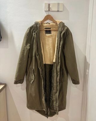 Abrigo verde caqui C&A