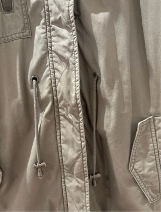 Abrigo verde caqui C&A