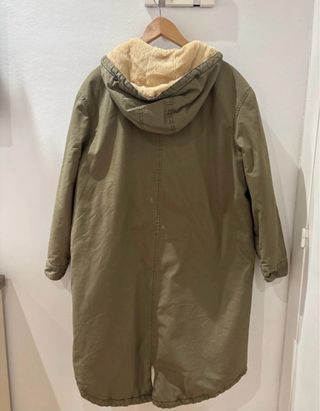 Abrigo verde caqui C&A