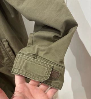 Abrigo verde caqui C&A