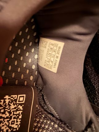 Zapatillas Adidas Negras y Naranjas