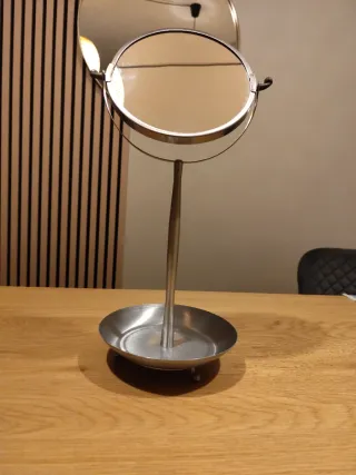 Espejo de sobremesa plateado