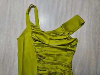 Vestito lungo asimmetrico verde acido